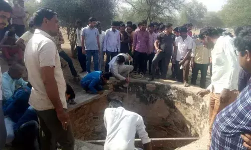 बकरी निकालने के लिए कुएं में उतरा किसान, जहरीली गैस से मौत बकरी निकालने के लिए कुएं में उतरा किसान, जहरीली गैस से मौत