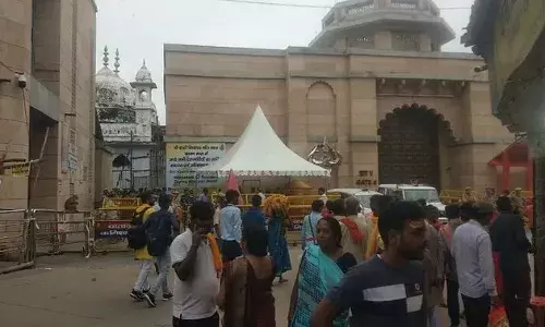 ज्ञानवापी ASI सर्वे: जुमे की नमाज के लिए एक घंटे के लिए बंद रहेगा सर्वे का काम, अलर्ट पर वाराणसी पुलिस