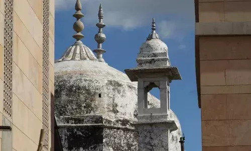 सर्वेक्षण के दौरान न तो कोई खुदाई होगी, न ही किसी दीवार को छुआ जाएगा, ज्ञानवापी मामले पर मुस्लिम पक्ष की याचिका पर SC की टिप्पणी सर्वेक्षण के दौरान न तो कोई खुदाई होगी, न ही किसी दीवार को छुआ जाएगा, ज्ञानवापी मामले पर मुस्लिम पक्ष की याचिका पर SC की टिप्पणी