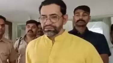 वाराणसी में सांसद दिनेश लाल यादव निरहुआ: राहुल गांधी को दी सलाह, ज्ञानवापी सर्वेक्षण पर भी दिया बयान वाराणसी में सांसद दिनेश लाल यादव निरहुआ: राहुल गांधी को दी सलाह, ज्ञानवापी सर्वेक्षण पर भी दिया बयान