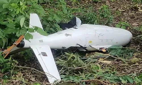 कोटद्वार: ऋषिकेश एम्स से दवा लेकर उड़ा ड्रोन नहीं पहुंचा, औद्योगिक क्षेत्र में पेड़ पर अटक गया कोटद्वार: ऋषिकेश एम्स से दवा लेकर उड़ा ड्रोन नहीं पहुंचा, औद्योगिक क्षेत्र में पेड़ पर अटक गया