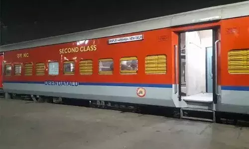 औरैया ट्रेन हादसा: श्रमशक्ति एक्सप्रेस से टकराया मवेशी, 40 मिनट रुकी ट्रेन, यात्रियों में हड़कंप