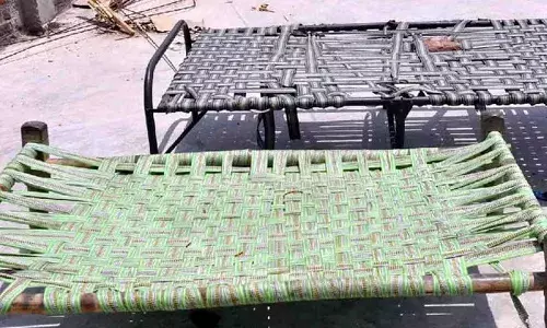 यूपी क्राइम: बिस्तर पर मिला युवती का शव...चादर से ढका था पुलिस, पांच मोबाइल नंबरों से कर रही जांच यूपी क्राइम: बिस्तर पर मिला युवती का शव...चादर से ढका था पुलिस, पांच मोबाइल नंबरों से कर रही जांच