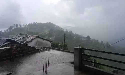 चंपावत,उत्तराखंड_लगातार बारिश से जन जीवन प्रभावित, सडकों में मलबा आने से यातायात होता रहा बाधित।