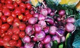 टमाटर से राहत परन्तु प्याज बढ़ाएगा सर दर्द टमाटर से राहत परन्तु प्याज बढ़ाएगा सर दर्द