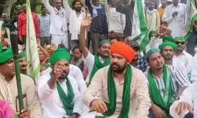 प्रयागराज_प्रयागराज किसान - मजदूर के हितों के लिए भारतीय किसान यूनियन ने प्रयागराज में किया   प्रदर्शन