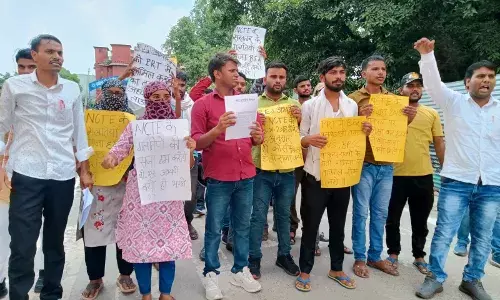 प्रयागराज _प्रयागराज में प्रतियोगी छात्रों ने किया प्रदर्शन..