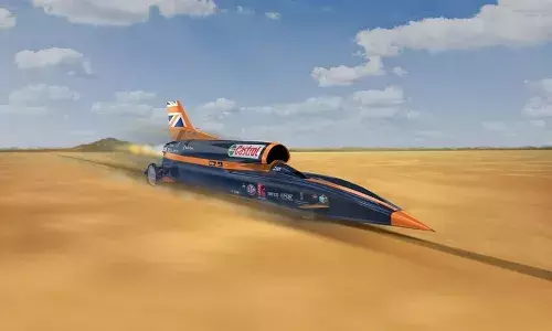 दुनिया की पांच सबसे तेज़ चलने वाली गाड़ियां: इंजनीयरिंग और विज्ञान की महाकाव्य