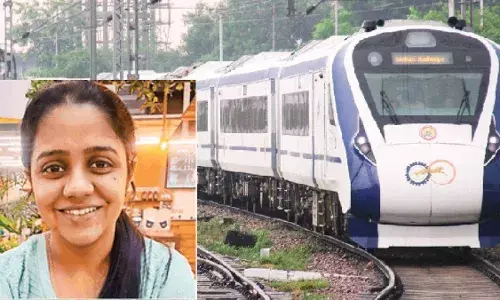 वंदे भारत एक्सप्रेस में गर्भवती के लिए भगवान बनीं डॉक्टर कृति, दर्द से कराह रहे यात्री को ऐसे मिली राहत वंदे भारत एक्सप्रेस में गर्भवती के लिए भगवान बनीं डॉक्टर कृति, दर्द से कराह रहे यात्री को ऐसे मिली राहत