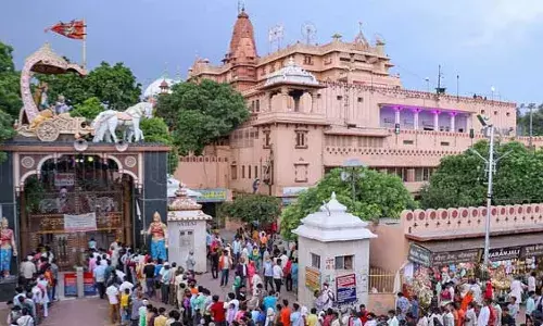 वृन्दावन में हादसे के बाद बरसाने में अलर्ट, पुलिस ने हरियाली तीज को लेकर जारी किया नोटिस; वाहनों के लिए प्रवेश निषेध