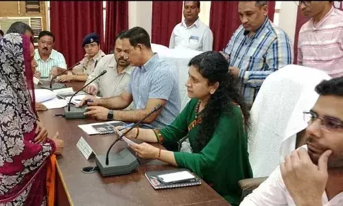 काम की खबर: दबंग ने जमीन घेर ली या सरकारी जमीन पर कर लिया कब्जा, नहीं लगाना पड़ेगा चक्कर; यही होगा समाधान काम की खबर: दबंग ने जमीन घेर ली या सरकारी जमीन पर कर लिया कब्जा, नहीं लगाना पड़ेगा चक्कर; यही होगा समाधान