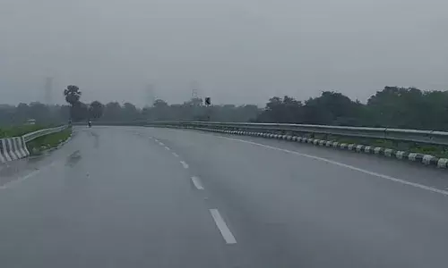 यूपी मौसम अपडेट: आज भी जारी रहेगी बारिश, कल से कुछ कमी की उम्मीद यूपी मौसम अपडेट: आज भी जारी रहेगी बारिश, कल से कुछ कमी की उम्मीद