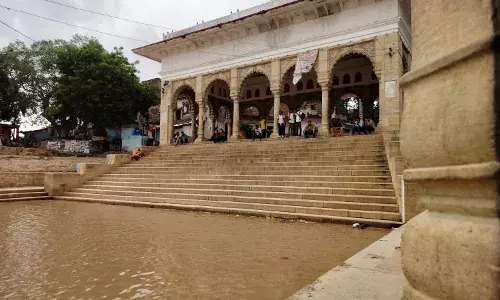 प्रयागराज_संगम नगरी पर बाढ़ का खतरा बरकरार...