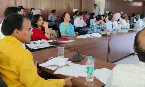 उत्तराखंड: यूनिवर्सिटी और कॉलेजों में पढ़ने वाले हजारों छात्रों का भविष्य दांव पर, नहीं मिल रहा दाखिला और न ही भर्ती