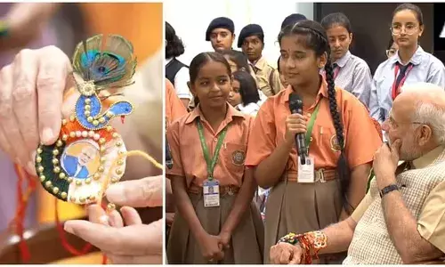 Video: जब प्रधानमंत्री नरेंद्र मोदी ने राखी बांधी तो लड़कियों के चेहरे पर आई खुशी, वीडियो आया सामने