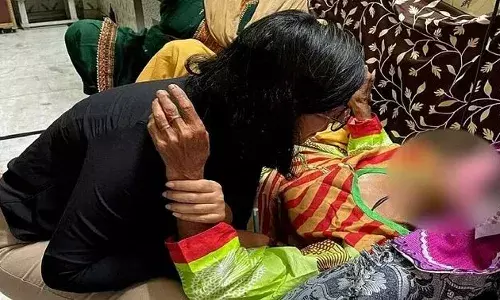 राजधानी दिल्ली फिर शर्मसार: 85 साल की बुजुर्ग के साथ दुष्कर्म, स्वाति मालीवाल बोलीं- घाव देख कांप गई रूह राजधानी दिल्ली फिर शर्मसार: 85 साल की बुजुर्ग के साथ दुष्कर्म, स्वाति मालीवाल बोलीं- घाव देख कांप गई रूह