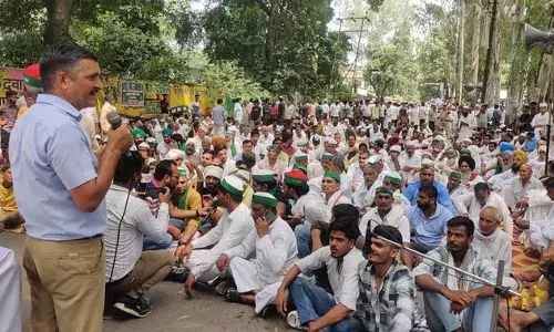 रुडकी: किसान मोर्चा की महापंचायत के कारण शहर में लगा जाम, फंसी एंबुलेंस, पुलिस के छूटे पसीने