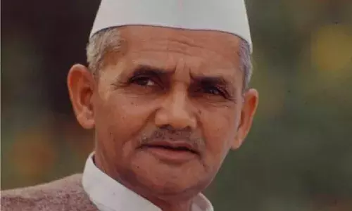 कभी सादगी तो कभी सद्भावना से तो कभी सहजता से दिल जीत लेते थे शास्त्री जी ! कभी सादगी तो कभी सद्भावना से तो कभी सहजता से दिल जीत लेते थे शास्त्री जी !