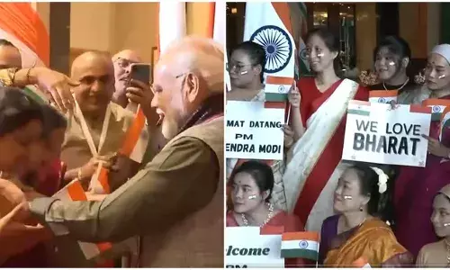 ASEAN: जकार्ता में PM मोदी को देखने उमड़ी भारी भीड़, वी लव मोदी के नारों से गूंज उठा शहर, देखें VIDEO ASEAN: जकार्ता में PM मोदी को देखने उमड़ी भारी भीड़, वी लव मोदी के नारों से गूंज उठा शहर, देखें VIDEO