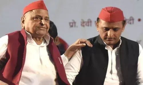 क्या पिता के फैसले का भी विरोध कर रहे हैं अखिलेश यादव? India vs BHARAT की लड़ाई में कूदे SP मुखिया, दी सलाह!