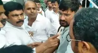 आनंद मोहन: अब चर्चा में है बाहुबली का ये रूप; कॉल करने वालों पर गुस्सा आया तो कवरेज पर किया ऐसा बर्ताव आनंद मोहन: अब चर्चा में है बाहुबली का ये रूप; कॉल करने वालों पर गुस्सा आया तो कवरेज पर किया ऐसा बर्ताव