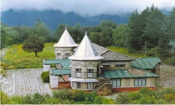 पीएम मोदी पहुंच रहे नारायण आश्रम, क्या है आश्रम का गुजरात कनैक्शन पीएम मोदी पहुंच रहे नारायण आश्रम, क्या है आश्रम का गुजरात कनैक्शन