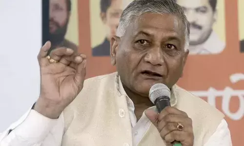 वीके सिंह: रुको, PoK भारत में अपने आप मिल जाएगा, केंद्रीय मंत्री वीके सिंह का बड़ा बयान वीके सिंह: रुको, PoK भारत में अपने आप मिल जाएगा, केंद्रीय मंत्री वीके सिंह का बड़ा बयान