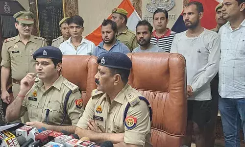 यूपी: 15 लाख रुपये लूटकर बदरीनाथ-केदारनाथ पहुंचे थे बदमाश, अब गिरफ्तार, 2.5 लाख रुपये की नकदी और महंगा मोबाइल बरामद