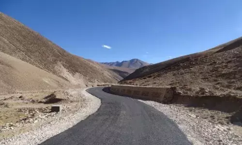 चीन सीमा पर चौड़ी सड़क बनाने को तैयार बीआरओ, डीपीआर बनी । चीन सीमा पर चौड़ी सड़क बनाने को तैयार बीआरओ, डीपीआर बनी ।