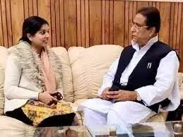 एकता कौशिक: कौन हैं आजम की बेटी, 67 घंटे में पूछे 100 सवाल, एक महीने में खरीदी ये 3 लग्जरी कारें एकता कौशिक: कौन हैं आजम की बेटी, 67 घंटे में पूछे 100 सवाल, एक महीने में खरीदी ये 3 लग्जरी कारें