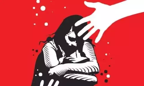 तलाक शुदा महिला से युवक ने मेट्रीमोनियल वेबसाइट पर संपर्क किया और फिर उससे शादी का झांसा देकर व्यभिचार किया तलाक शुदा महिला से युवक ने मेट्रीमोनियल वेबसाइट पर संपर्क किया और फिर उससे शादी का झांसा देकर व्यभिचार किया