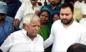 एक परिवार, सियासत दान, मशिकलें साथ नहीं छोड़ती। अब तेजस्वी यादव भी लैंड फॉर जॉब्स मामले में  शामिल। क्या है पूरा मसला ? एक परिवार, सियासत दान, मशिकलें साथ नहीं छोड़ती। अब तेजस्वी यादव भी लैंड फॉर जॉब्स मामले में  शामिल। क्या है पूरा मसला ?