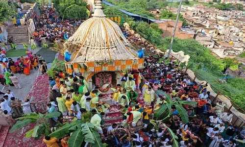 मथुरा में बड़ा हादसा: राधा अष्टमी पर दर्शन के दौरान दो श्रद्धालुओं की मौत, सीएम योगी ने दुख जताया
