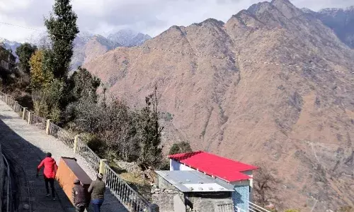 राष्ट्रीय आपदा प्रबंधन प्राधिकरण (NDMA) ने अपनी रिपोर्ट में कहा कि जोशीमठ क्षेत्र को No new कंस्ट्रक्शन जोन घोषित किया जाना चाहिए। राष्ट्रीय आपदा प्रबंधन प्राधिकरण (NDMA) ने अपनी रिपोर्ट में कहा कि जोशीमठ क्षेत्र को No new कंस्ट्रक्शन जोन घोषित किया जाना चाहिए।