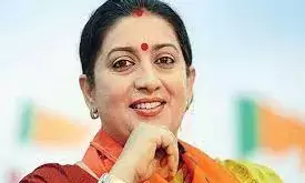 लखनऊ: संजय गांधी अस्पताल प्रकरण पर बोलीं स्मृति ईरानी, अपना मुनाफा बंद होने पर रो रहे गांधी खानदान के लोग