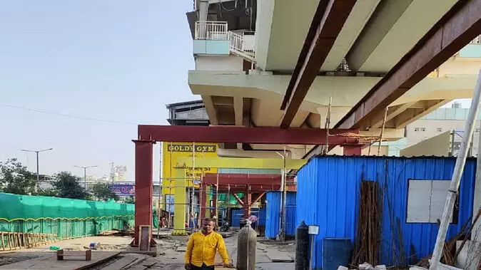 Noida : मार्च तक जुड़ जाएंगी एक्वा और ब्लू लाइन, चार माह से जारी स्काईवॉक का 45 फीसदी काम पूरा