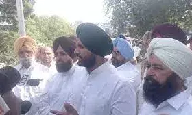 Punjab News: सुखपाल खैहरा से मुलाकात करने थाना पहुंचे कांग्रेस नेता सुखजिर सिंह रंधावा; नहीं हो पाई मुलाकात.। Punjab News: सुखपाल खैहरा से मुलाकात करने थाना पहुंचे कांग्रेस नेता सुखजिर सिंह रंधावा; नहीं हो पाई मुलाकात.।