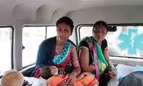 मुख्यमंत्री नीतीश कुमार का काफिला पार कराने के लिए, रोकी एंबुलेंस, घंटेभर तड़पता रहा मासूम; मुख्यमंत्री नीतीश कुमार का काफिला पार कराने के लिए, रोकी एंबुलेंस, घंटेभर तड़पता रहा मासूम;