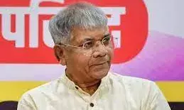 Maharashtra News: लोकसभा चुनाव में वंचित बहुजन अघाड़ी सभी 48 सीटों पर लड़ेगी , प्रकाश अंबेडकर ने किया एलान.। Maharashtra News: लोकसभा चुनाव में वंचित बहुजन अघाड़ी सभी 48 सीटों पर लड़ेगी , प्रकाश अंबेडकर ने किया एलान.।