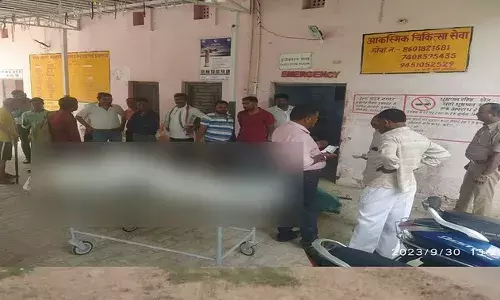 प्रयागराज : ट्रक की चपेट में आने से पिता-पुत्री की मौत, बेटी को परीक्षा दिलाने जाते समय हुआ हादसा