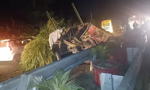 हरिद्वार-दिल्ली हाईवे पर हादसा: टूरिस्ट बस ने ट्रैक्टर ट्राली में मारी टक्कर, पिता और बेटे की दर्दनाक मौत