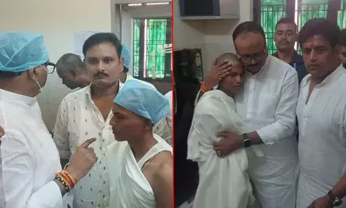 देवरिया सामूहिक हत्याकांड: बीआरडी मेडिकल कॉलेज पहुंचे डिप्टी सीएम ब्रजेश पाठक, अनमोल के घरवालों से की मुलाकात