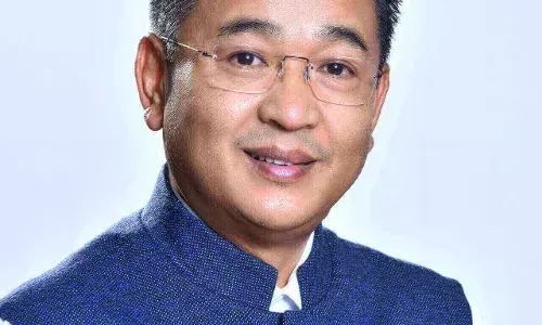 सिक्किम में बादल फटने से तीस्ता नदी में आई बाढ़ के बाद हालात खराब सिक्किम में बादल फटने से तीस्ता नदी में आई बाढ़ के बाद हालात खराब