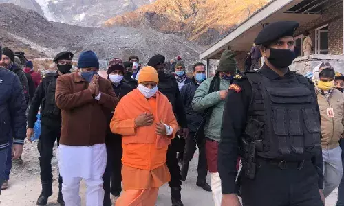 CM Yogi: भगवान बदरी के दर्शन के बाद केदारनाथ पहुंचे CM योगी, बाबा केदार का आशीर्वाद ले लखनऊ के लिए होंगे रवाना