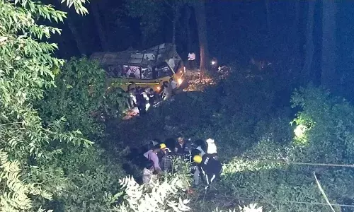 नैनीताल में बड़ा हादसा हरियाणा लौट रही स्कूली बस खाई में गिरी 7 की मौत !