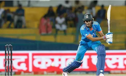 Shubman Gill Health: शुभमन गिल अस्पताल से होटल पहुंचे, रिकवरी जारी; पाकिस्तान के खिलाफ खेलना मुश्किल