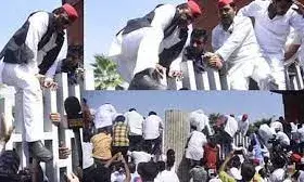 गेट फांदकर JPNIC में घुसे सपा अध्यक्ष: डिप्टी सीएम केशव बोले- नौटंकी करने गए थे अखिलेश, सत्ता के बिन बेचैन हैं