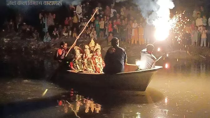 काशी से गंगा जमुनी तहजीब का संदेश: मुस्लिम समाज के सहयोग से तालाब ने धरा गंगा का रूप काशी से गंगा जमुनी तहजीब का संदेश: मुस्लिम समाज के सहयोग से तालाब ने धरा गंगा का रूप