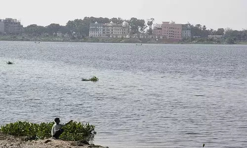 बदल रहा है गोरखपुर: रामगढ़ताल सा सजेगा सुमेर सागर-चिलुआताल, फिर परिवार संग लोग कर सकेंगे धमाल बदल रहा है गोरखपुर: रामगढ़ताल सा सजेगा सुमेर सागर-चिलुआताल, फिर परिवार संग लोग कर सकेंगे धमाल