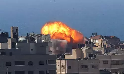 प्रयागराज: इस्राइल पर हमले को लेकर प्रयागराज में अलर्ट, मस्जिदों के बाहर फोर्स तैनात